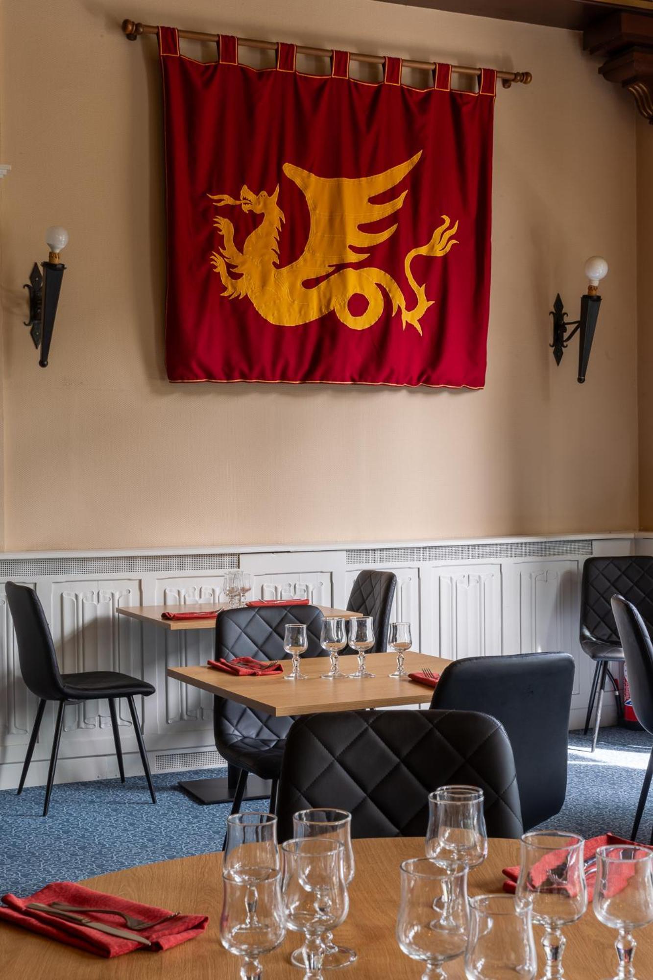 Hotel Restaurant Du Chateau جوسلين المظهر الخارجي الصورة